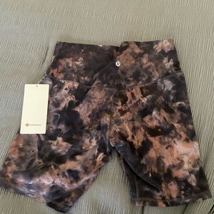 new with tags lululemon Diamond dye align  sz 10